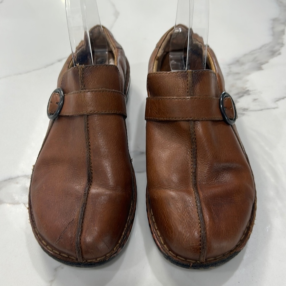 Born Leather Chunky Clogs Mules Slip On‎ Shoes. 2 inch Heal Size 8